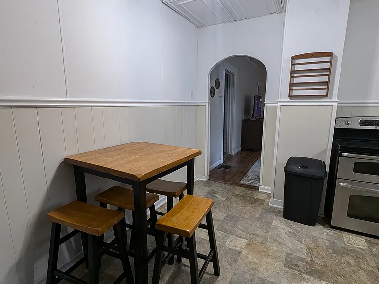Eat in kitchen