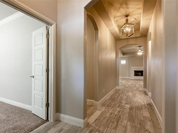 4th image of 1704 Prestwick Ln