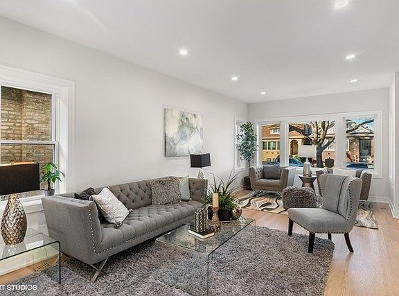 3rd image of 3813 N Nordica Ave