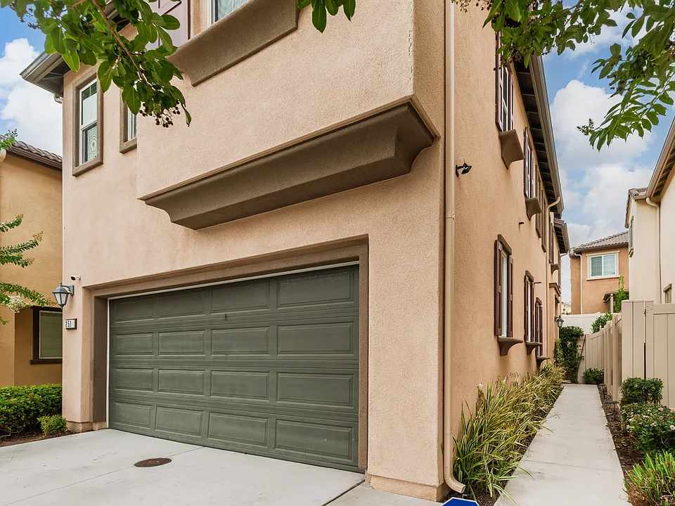 251 Saratoga Ct