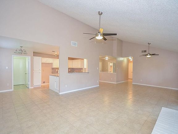 4th image of 22123 Birch Valley Dr