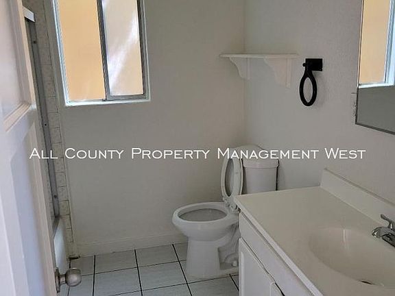 2nd image of 608 Via Altamira APT B