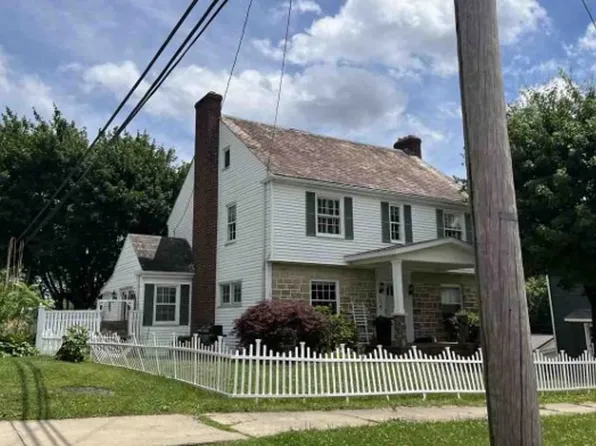 106 S Paul St, Woodsfield, OH 43793