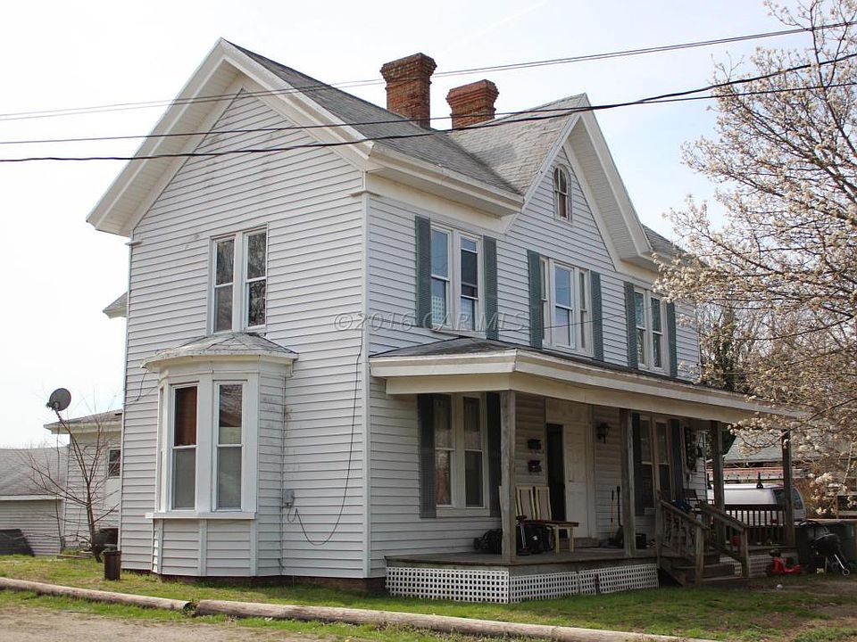 2nd image of 204 Broad St