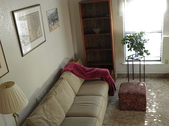 4th image of 1901 Penbrook Dr