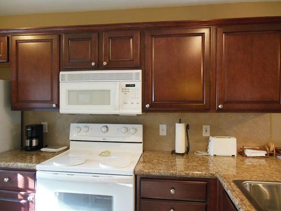 5th image of 34 Golfshores Dr APT 13