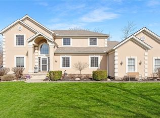 1047 Lancewood Dr, Macedonia, OH 44056