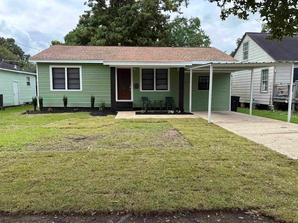 145 Hilldale Dr, Nederland, TX 77627