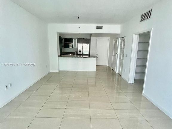 3rd image of 950 Brickell Bay Dr APT 2702