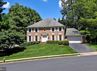 7646 Huntmaster Ln, Mc Lean, VA 22102