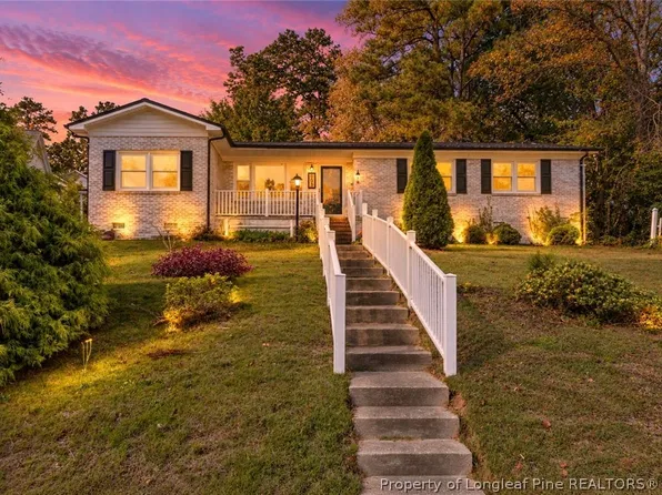 805 Shadowlawn Dr, Fayetteville, NC 28303