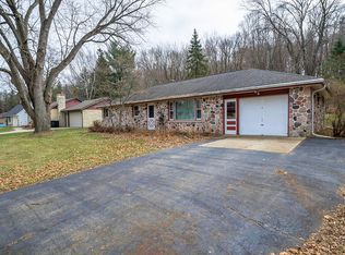 N68W20969 Fairview Dr, Menomonee Falls, WI 53051