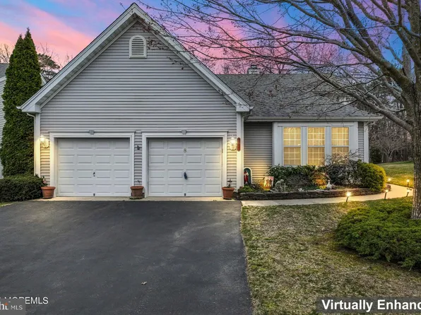 8 Frog Pond Dr, Barnegat, NJ 08005