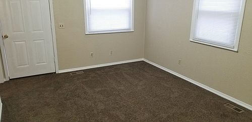 3rd image of 811 Lilac Ave