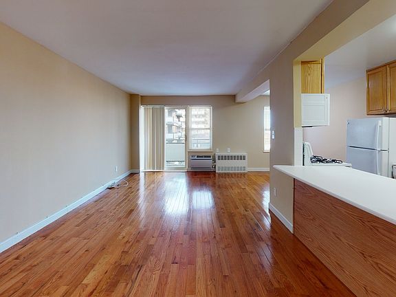 2nd image of 1670 Bell Blvd #104