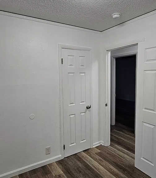 10716 Bennington Ave — Photo 12