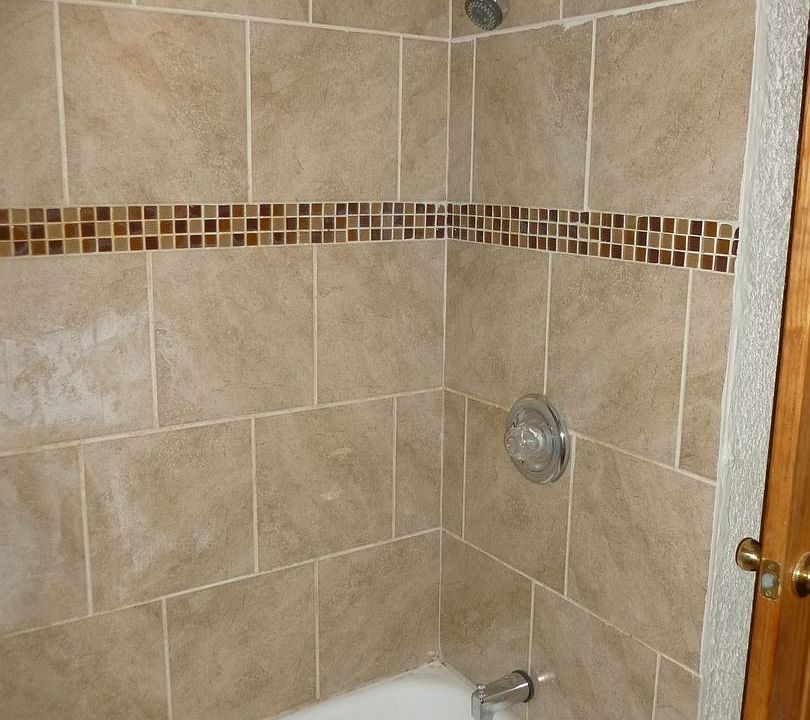 1st image of 7425 N Teutonia Ave #5