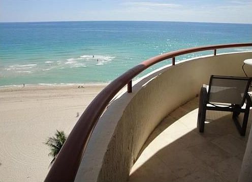 5th image of 15645 Collins Ave APT 806
