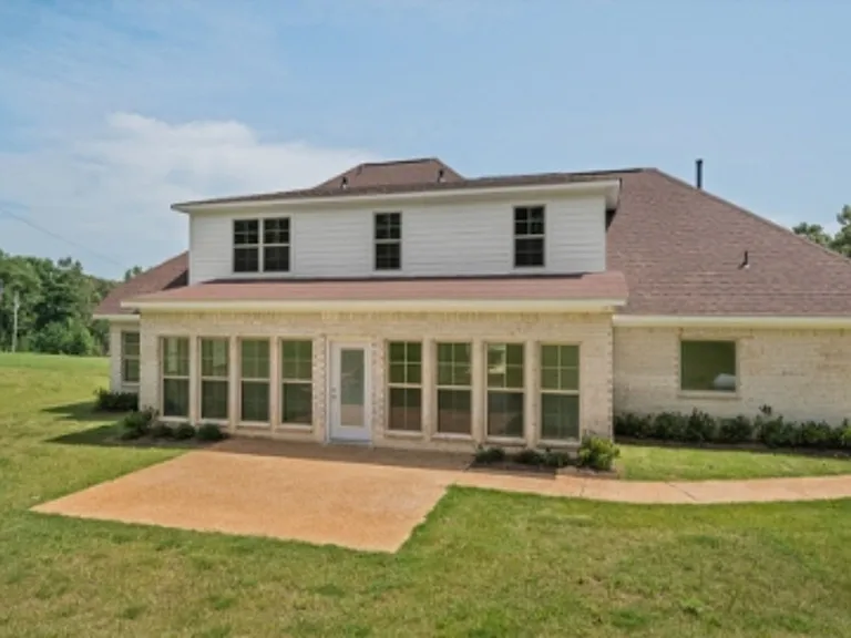 57 Scattered Oaks Cv — Photo 2