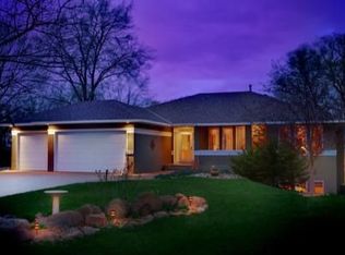 2103 Kelly Cir, Shakopee, MN 55379