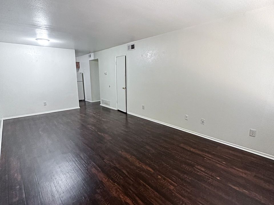 1st image of 415 Fry St APT 3