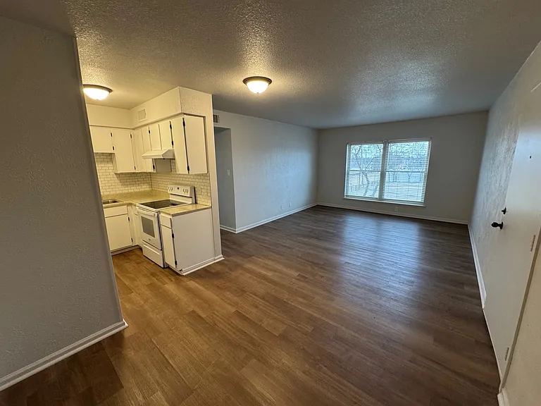 Clean, bright, open floorplans in our quiet, gated garden-style apartment community.