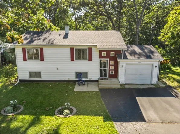 3113 Greenleaf Dr, Wonder Lake, IL 60097