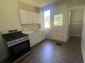 424 Hallett Pl, Pittsburgh, PA