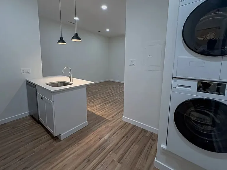 1525 Green St #2FF — Photo 8