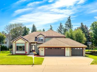 1152 Marnie Ct S, Maplewood, MN 55119