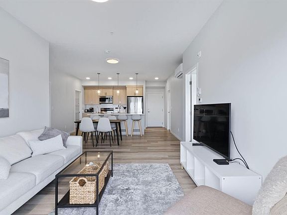 3rd image of 220 E Seton Grv SE #1411