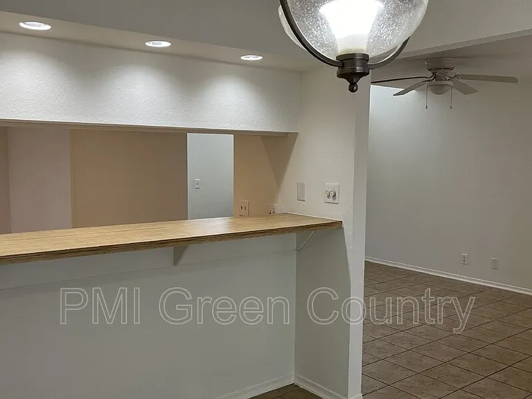 6028 S 90th East Pl — Photo 10