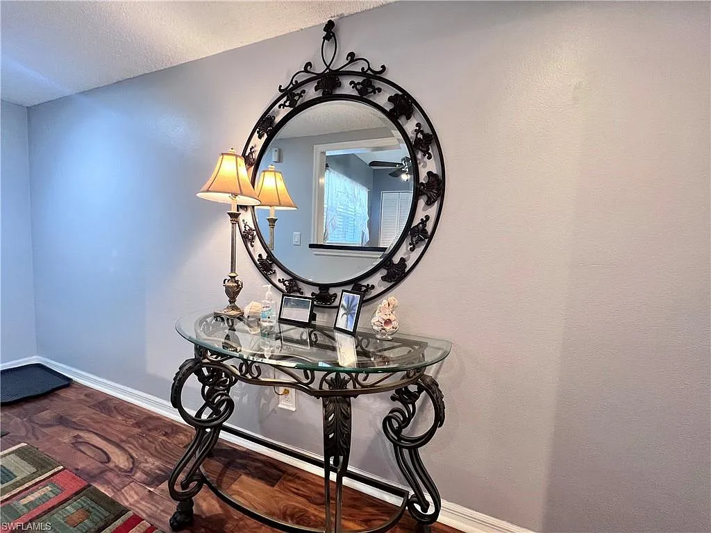 2 bed, 2.0 bath, 1300 sqft, $3,800 — Photo 4