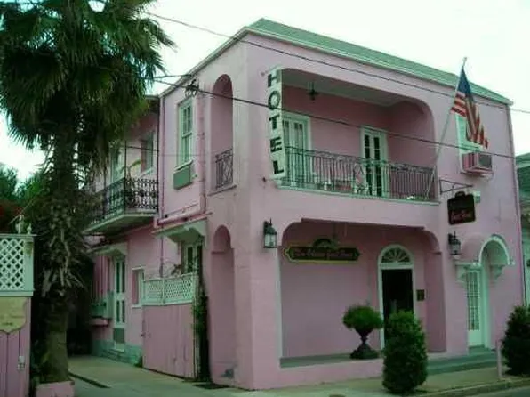 1118 Ursulines Ave, New Orleans, LA 70116