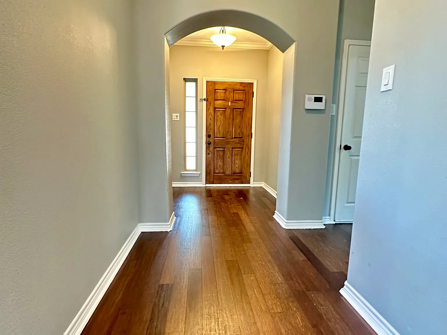 3 bed, 1835 sqft, $2,700 — Photo 2