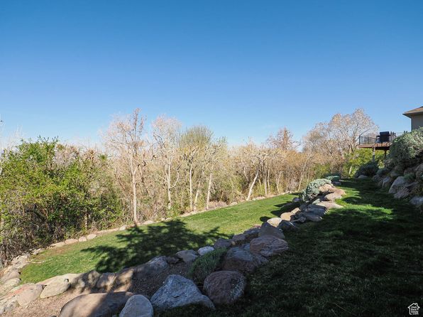 2960 E Oak Park Ln S, Salt Lake City, UT 84117