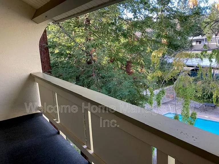 1305 Boulevard Way #310 — Photo 21