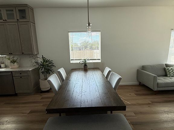 5th image of 824 Elmwood Dr