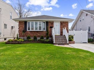 926 Pacific St, Baldwin, NY 11510