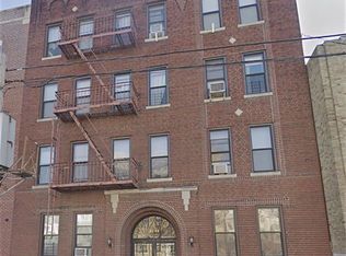 2143 29th St APT 2C, Astoria, NY 11105