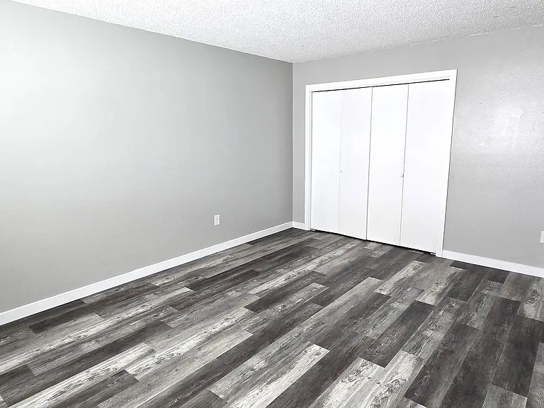 1001 Stanley Ave #1-13 — Photo 11