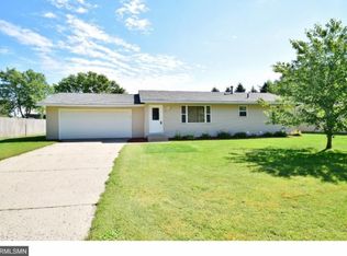 3 Fairway Dr, Monticello, MN 55362