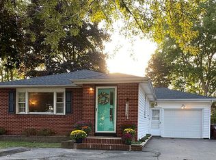 2335 Long Pond Rd, Gates, NY 14606