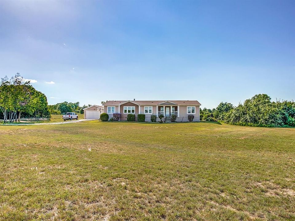1st image of 104 Brighton Oaks Dr