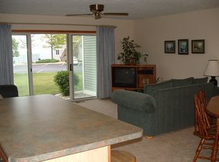 250 W Lakeshore Dr APT B, Port Clinton, OH 43452