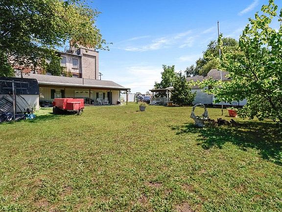 3rd image of 134 Claire St
