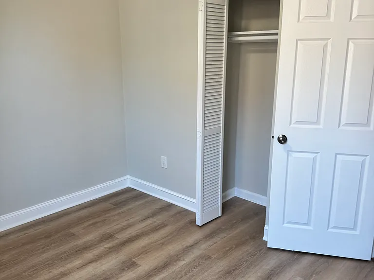 224 Hanover St #11 — Photo 8