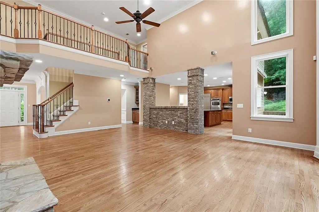 6 bed, 5.0 bath, 3457 sqft, $5,500 — Photo 4