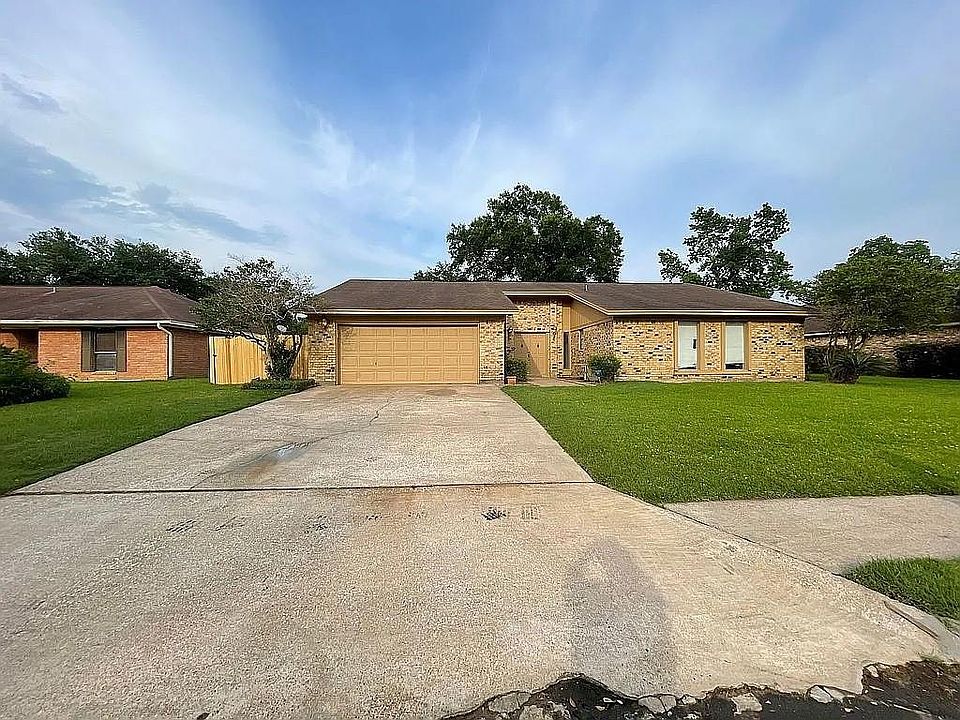 1st image of 1070 Shakespeare Dr