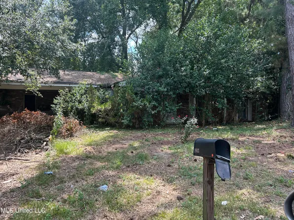 1943 Bienville Dr, Jackson, MS 39212